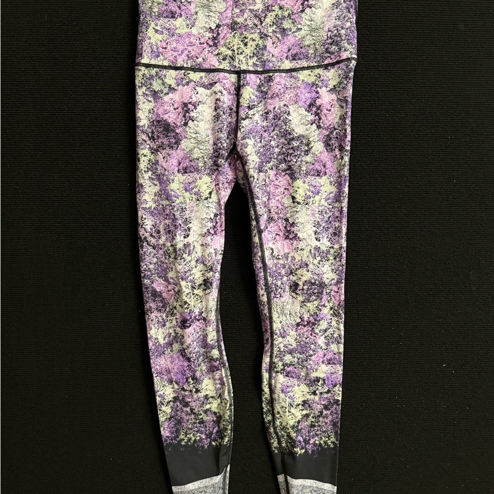 Lululemon Wunder Under Leggings- Size 8